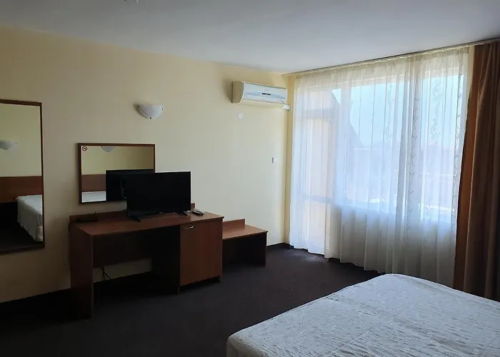 Sandor فندق نيسيبار